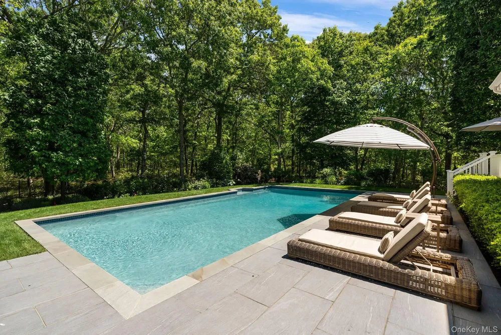 6 Woodruff Lane Bridgehampton, NY 11932
