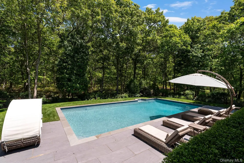6 Woodruff Lane Bridgehampton, NY 11932