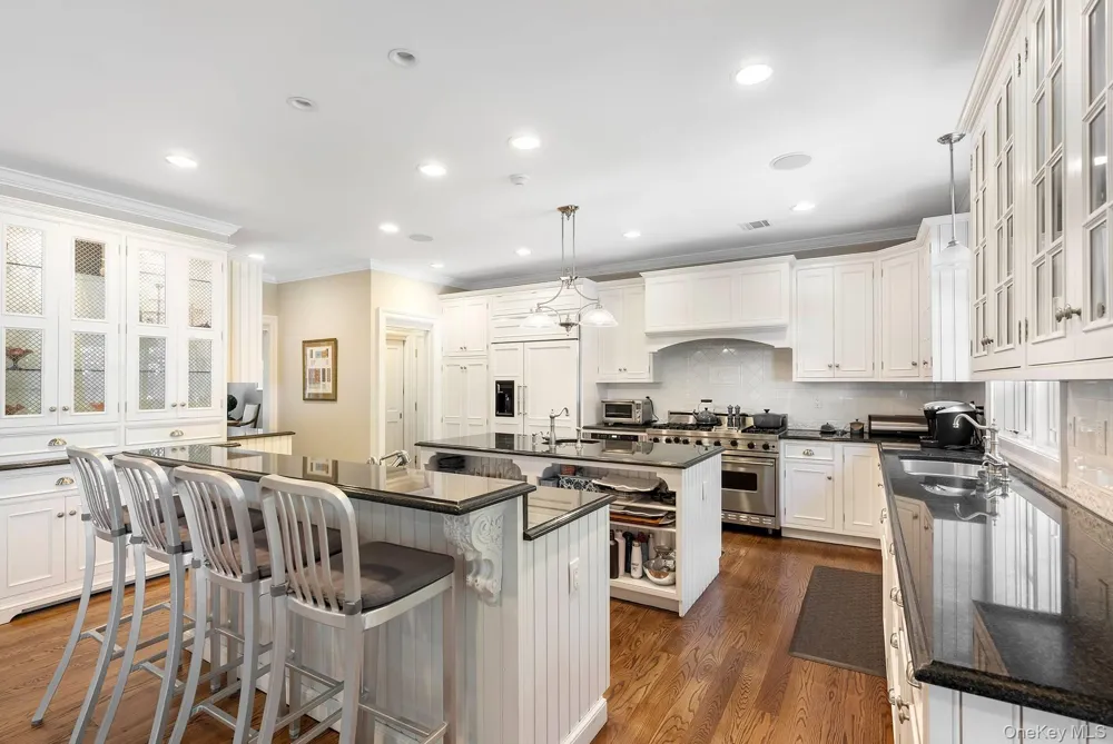6 Woodruff Lane Bridgehampton, NY 11932