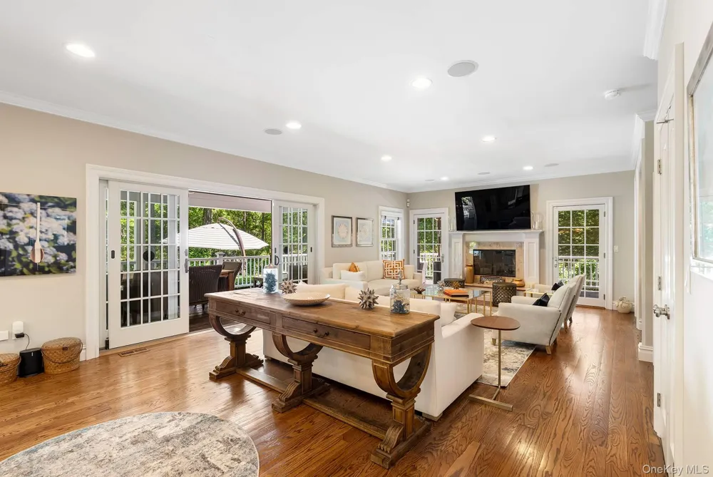 6 Woodruff Lane Bridgehampton, NY 11932