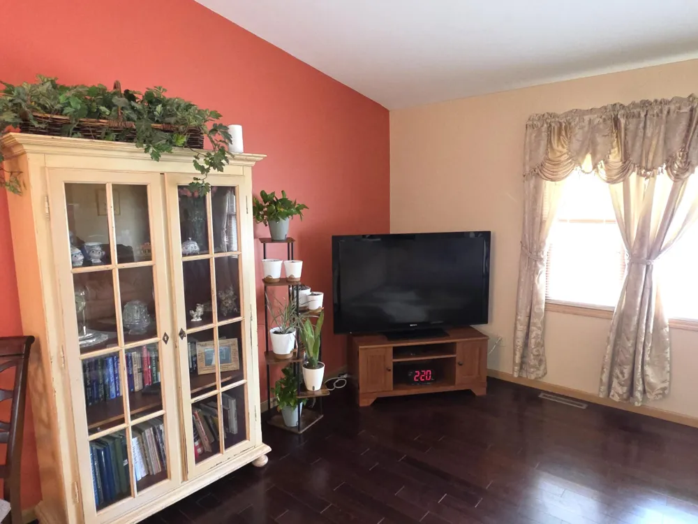8389 Buchanan Street Merrillville, IN 46410