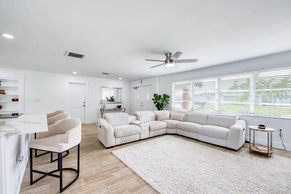 12125 6TH STREET E Treasure Island, FL 33706