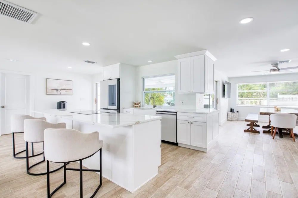 12125 6TH STREET E Treasure Island, FL 33706