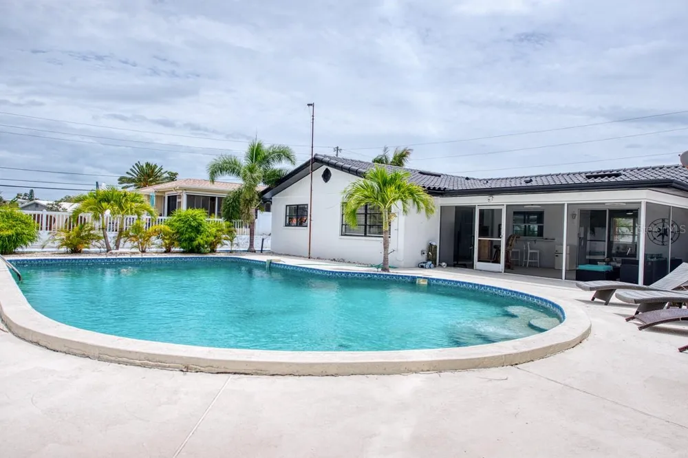 12125 6TH STREET E Treasure Island, FL 33706