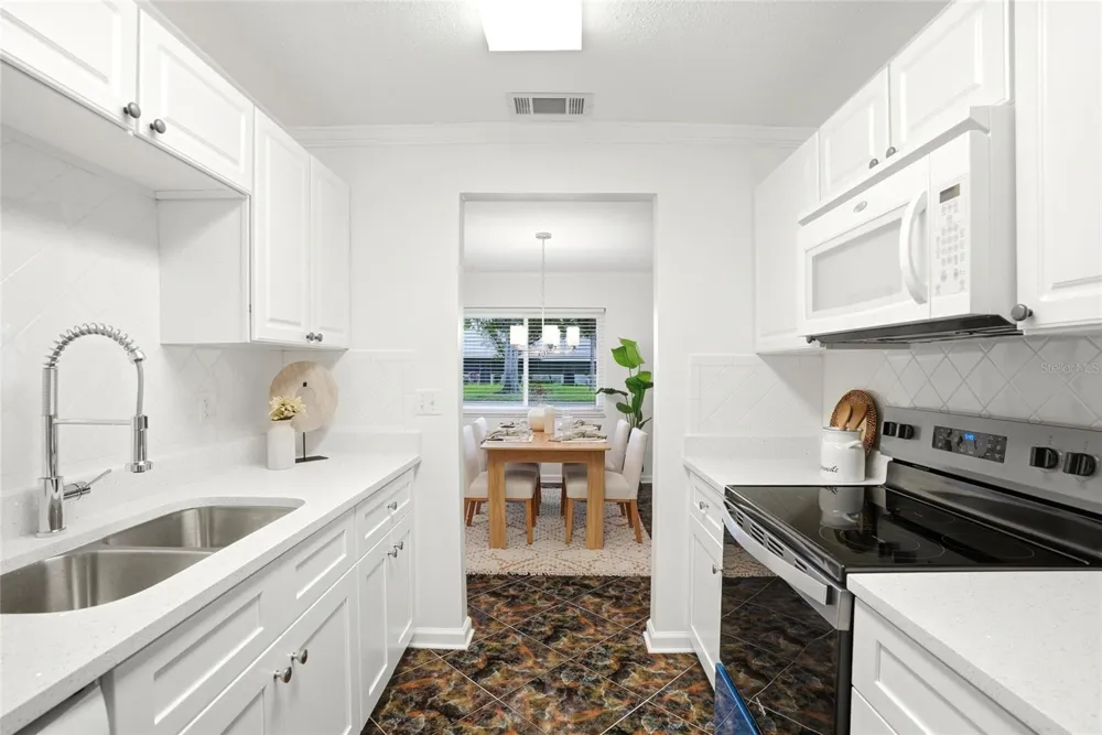 1208 14TH CIRCLE SE Largo, FL 33771