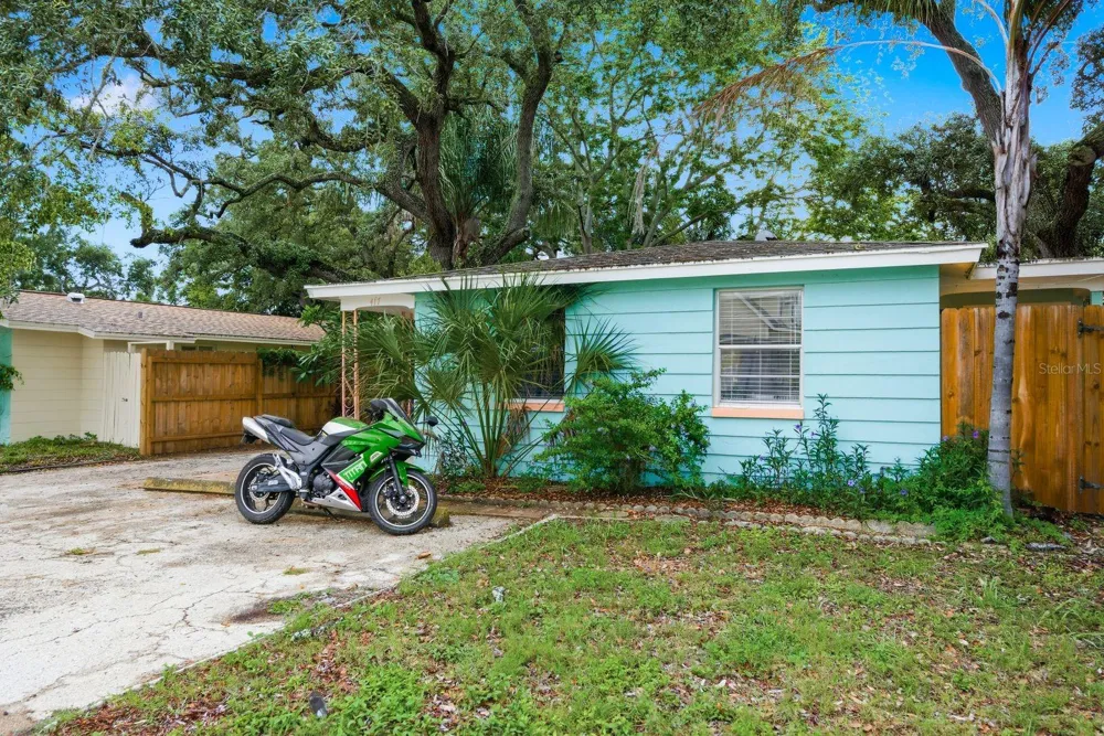 417 MILWAUKEE AVENUE Dunedin, FL 34698