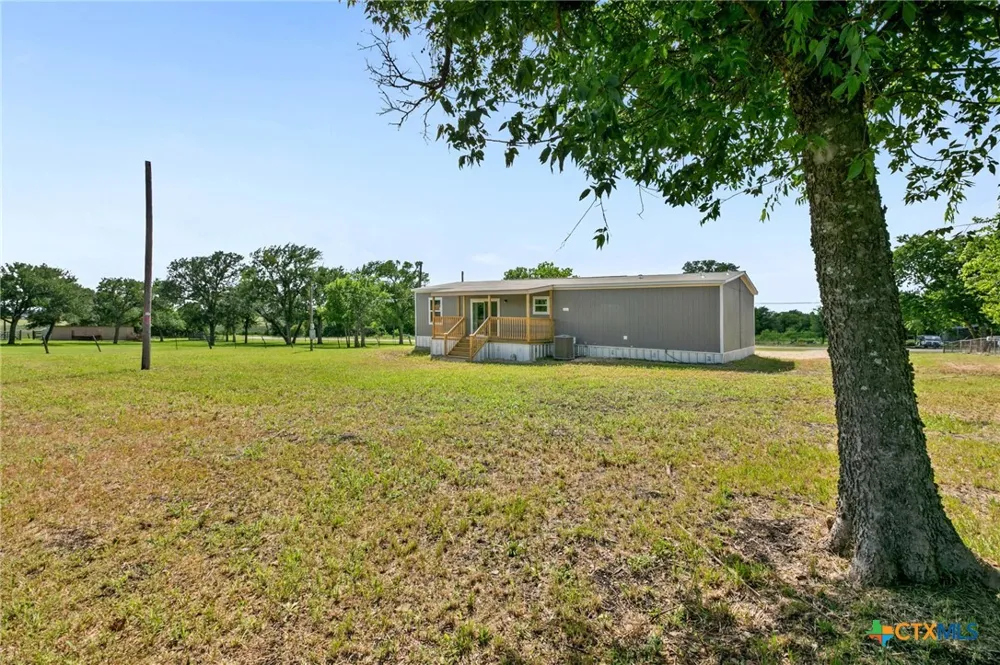 305 S 6th Street Buckholts, TX 76518