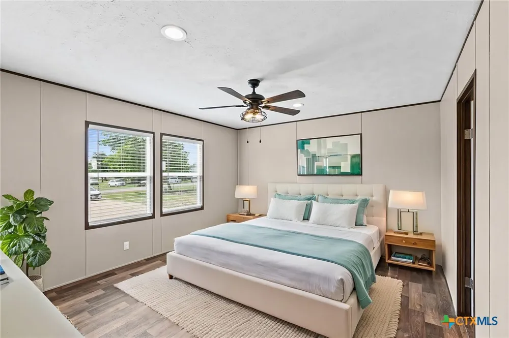 305 S 6th Street Buckholts, TX 76518