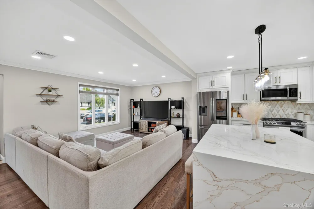 99 Kuhl Avenue Hicksville, NY 11801