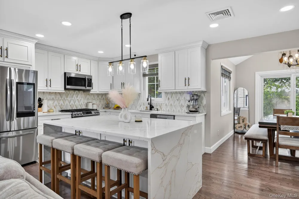 99 Kuhl Avenue Hicksville, NY 11801