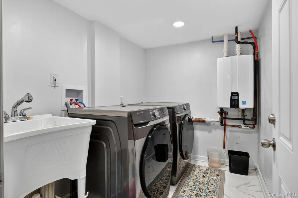 99 Kuhl Avenue Hicksville, NY 11801