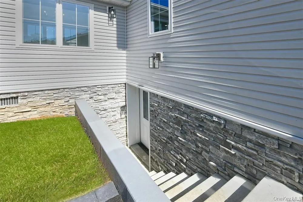 99 Kuhl Avenue Hicksville, NY 11801