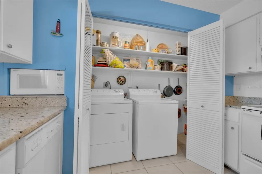 4470 NARRAGANSET TRAIL #90A Sarasota, FL 34233