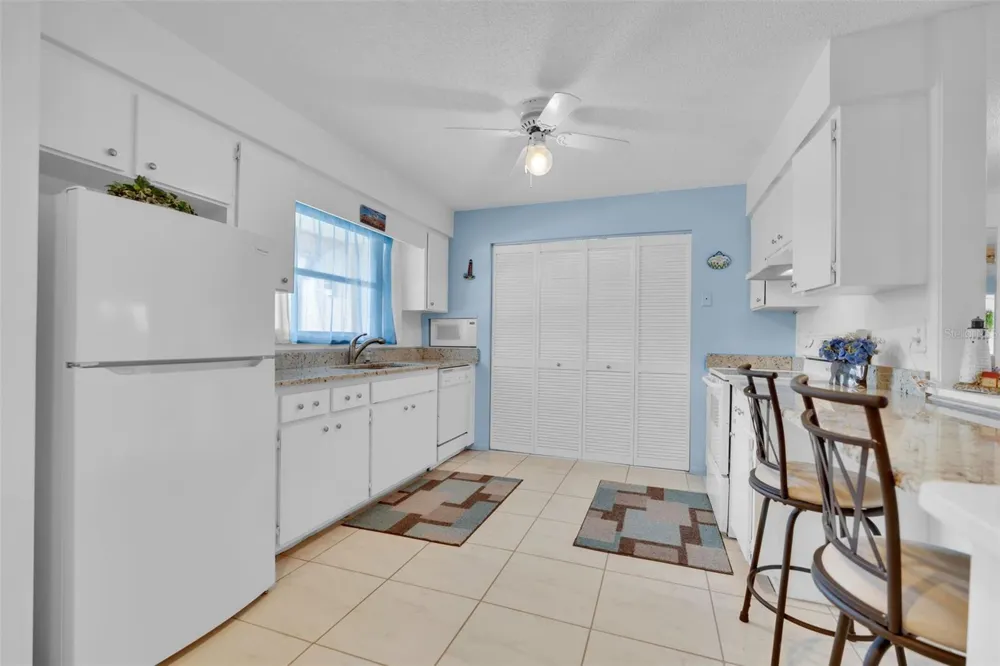 4470 NARRAGANSET TRAIL #90A Sarasota, FL 34233