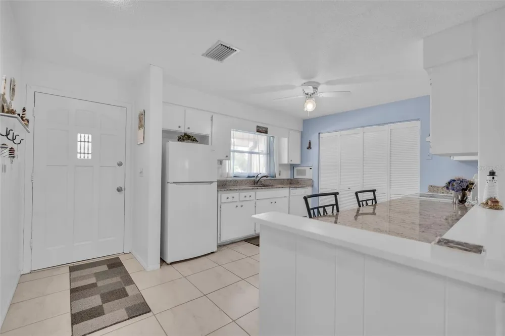 4470 NARRAGANSET TRAIL #90A Sarasota, FL 34233
