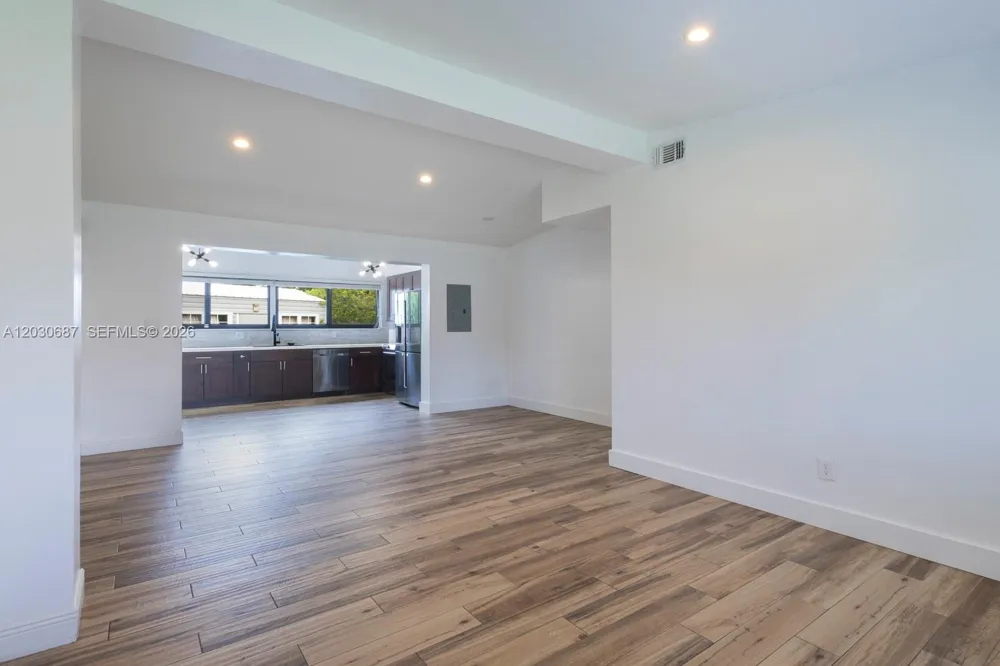 11431 SW 40th Ter Miami, FL 33165