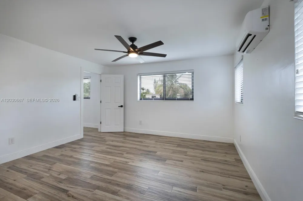 11431 SW 40th Ter Miami, FL 33165