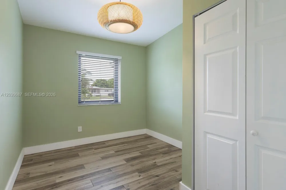 11431 SW 40th Ter Miami, FL 33165