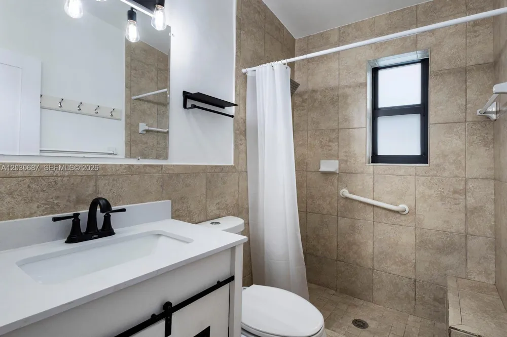 11431 SW 40th Ter Miami, FL 33165
