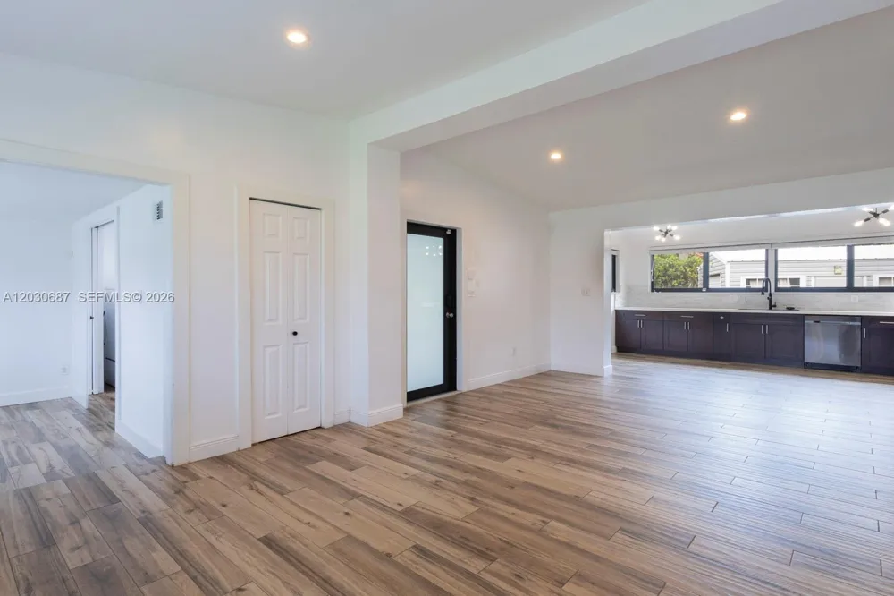 11431 SW 40th Ter Miami, FL 33165