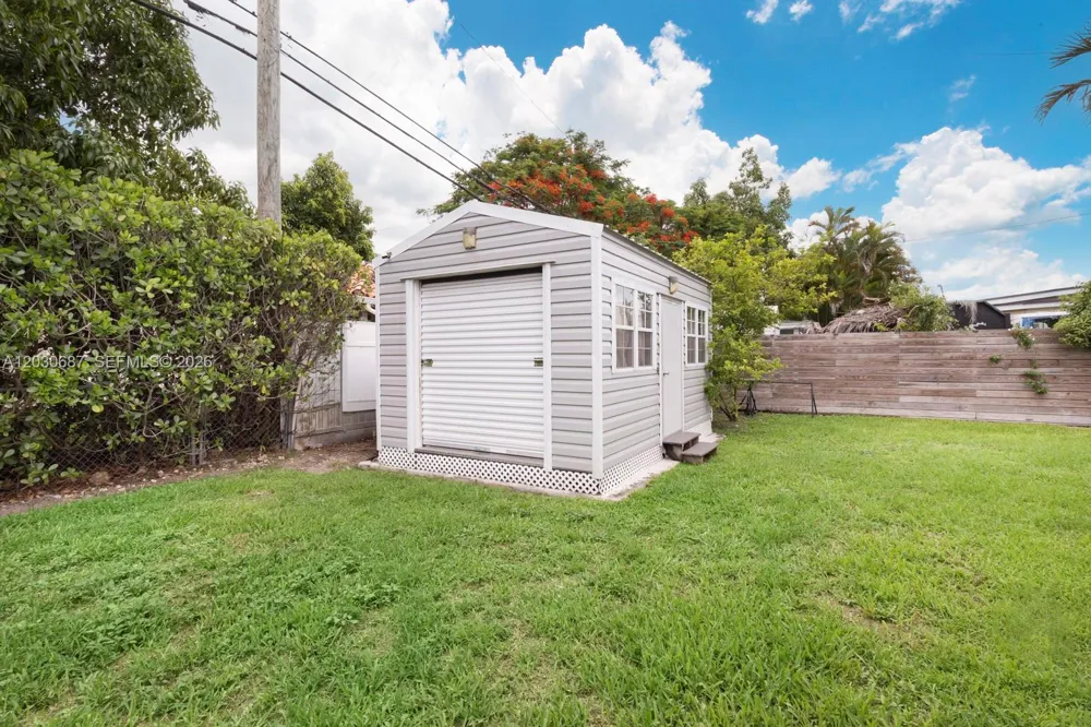11431 SW 40th Ter Miami, FL 33165