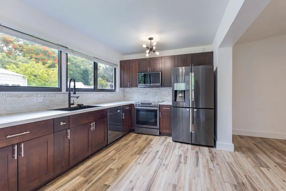 11431 SW 40th Ter Miami, FL 33165