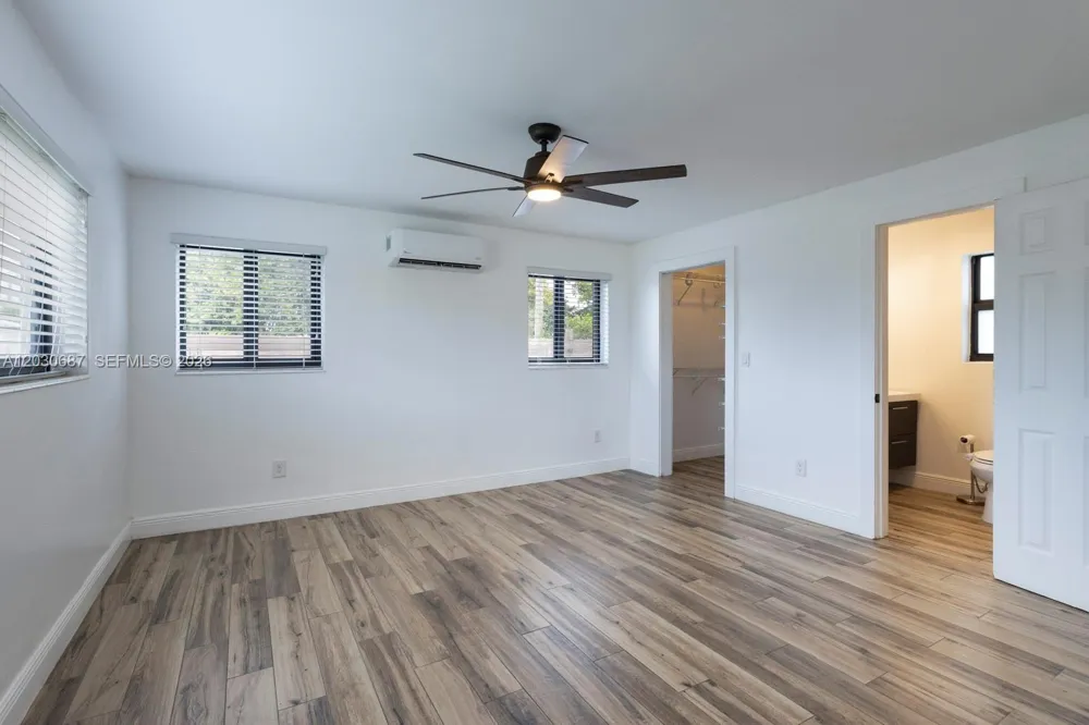 11431 SW 40th Ter Miami, FL 33165
