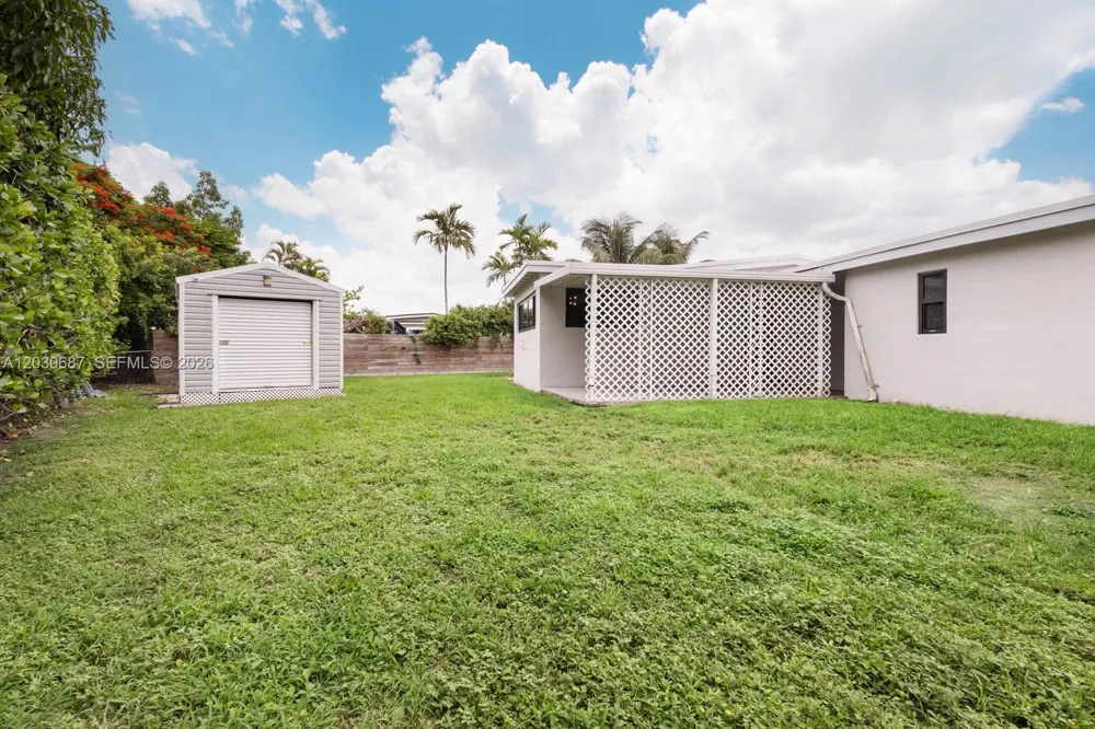 11431 SW 40th Ter Miami, FL 33165