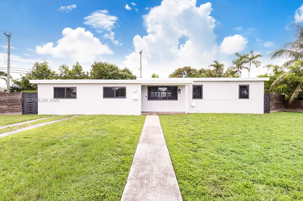 11431 SW 40th Ter Miami, FL 33165