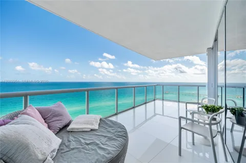 17121 Collins Ave #1802