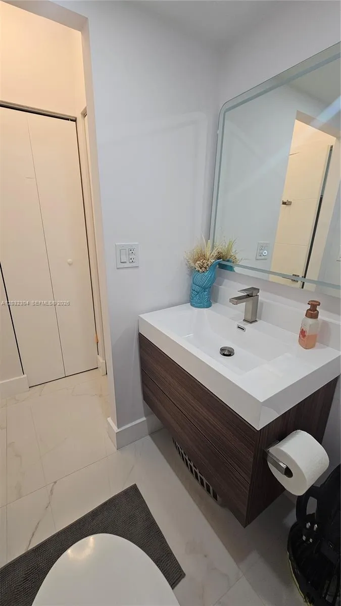 1950 S Ocean Dr #3D Hallandale Beach, FL 33009