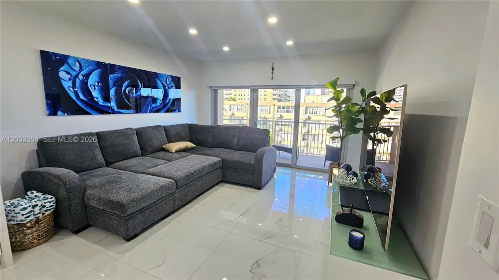 1950 S Ocean Dr #3D Hallandale Beach, FL 33009