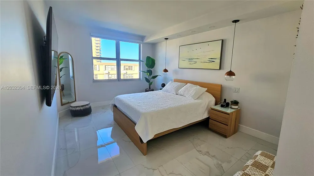 1950 S Ocean Dr #3D Hallandale Beach, FL 33009