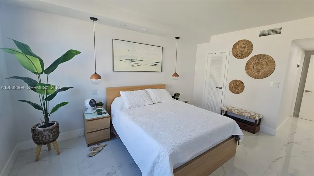 1950 S Ocean Dr #3D Hallandale Beach, FL 33009
