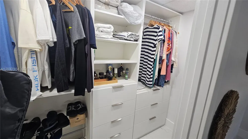 1950 S Ocean Dr #3D Hallandale Beach, FL 33009