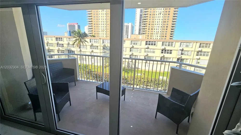 1950 S Ocean Dr #3D Hallandale Beach, FL 33009