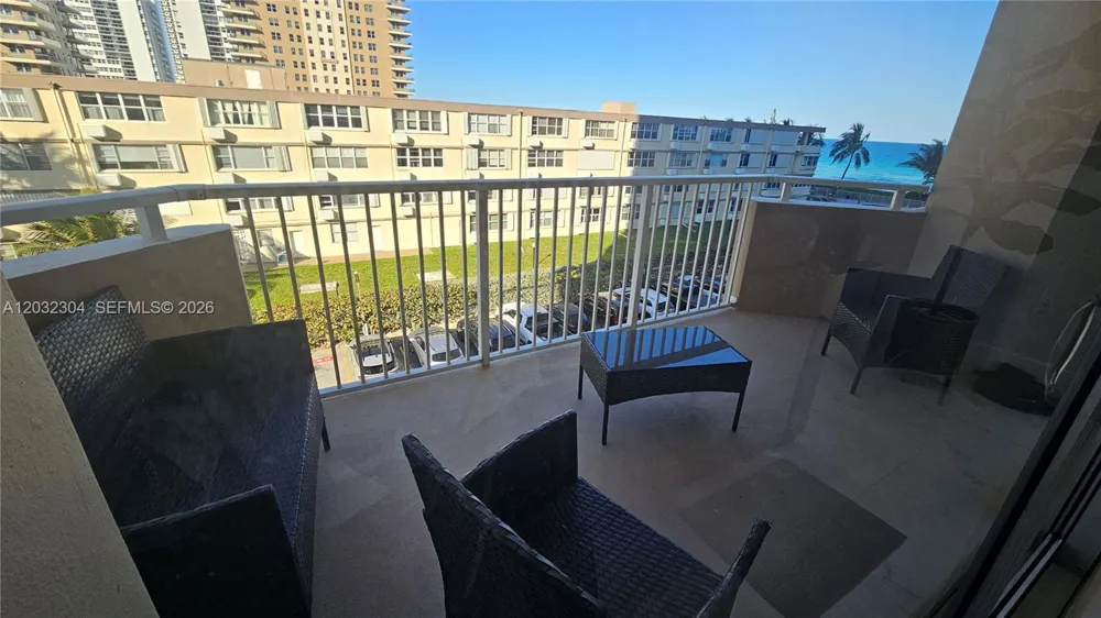 1950 S Ocean Dr #3D Hallandale Beach, FL 33009
