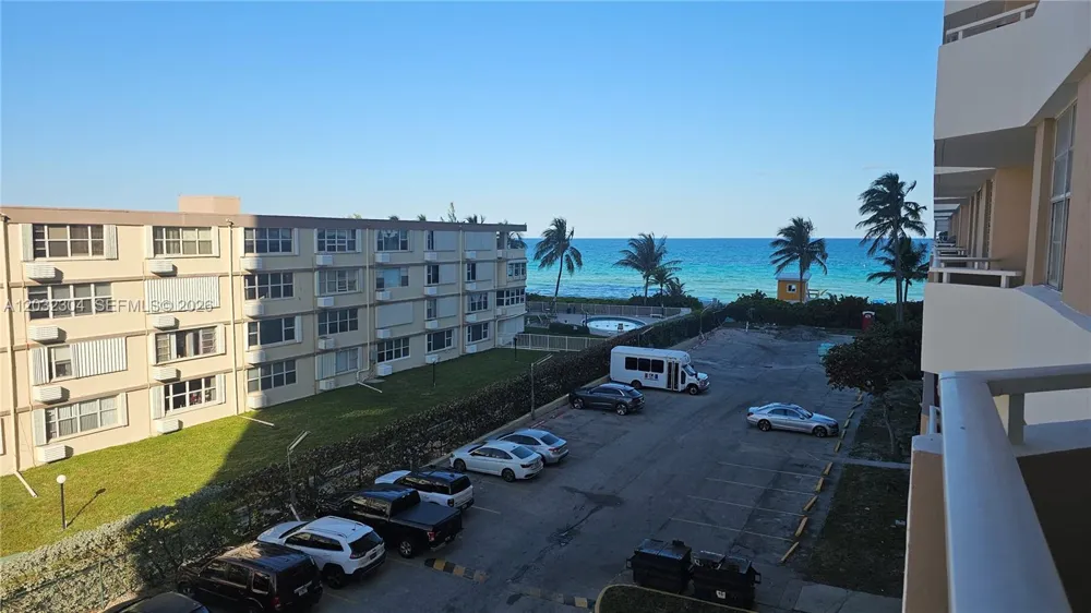 1950 S Ocean Dr #3D Hallandale Beach, FL 33009