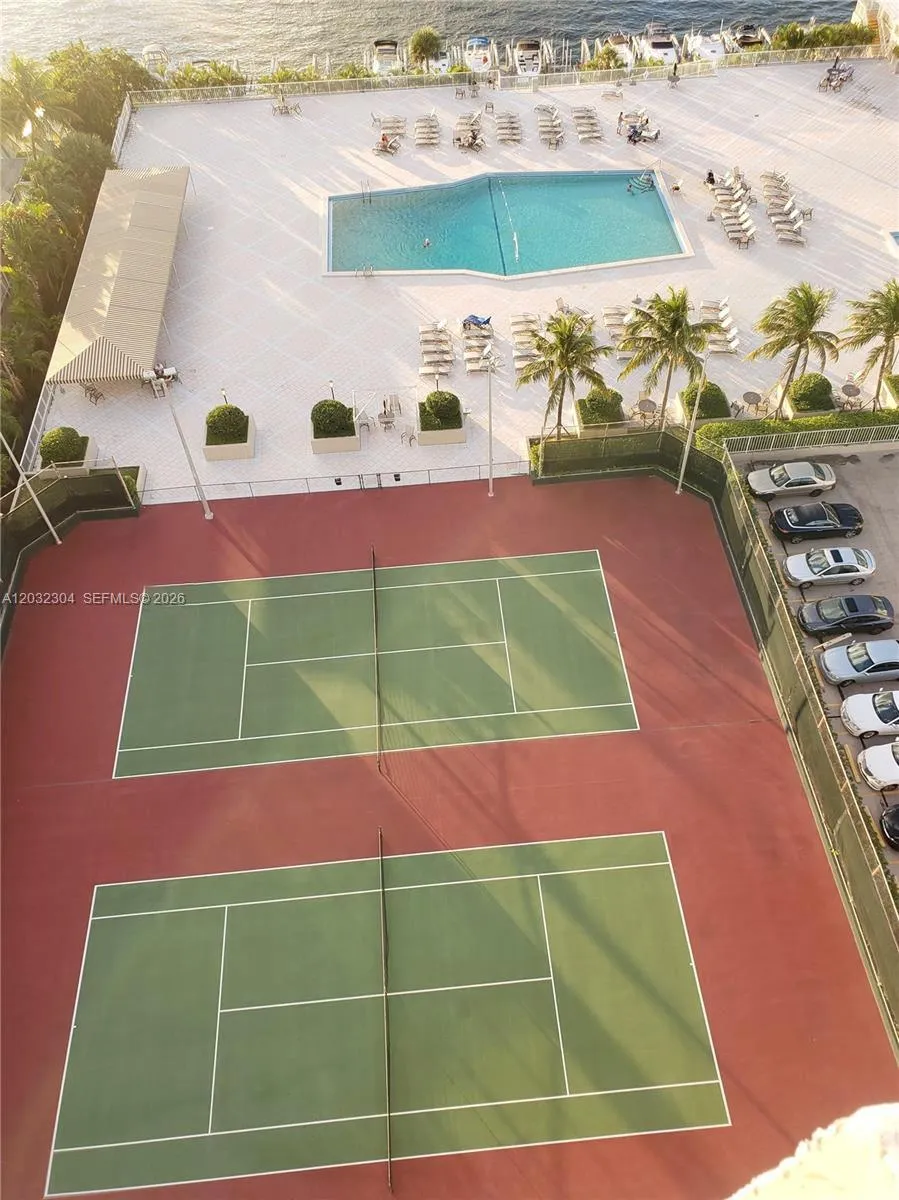 1950 S Ocean Dr #3D Hallandale Beach, FL 33009