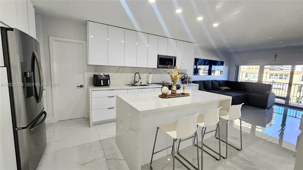 1950 S Ocean Dr #3D Hallandale Beach, FL 33009