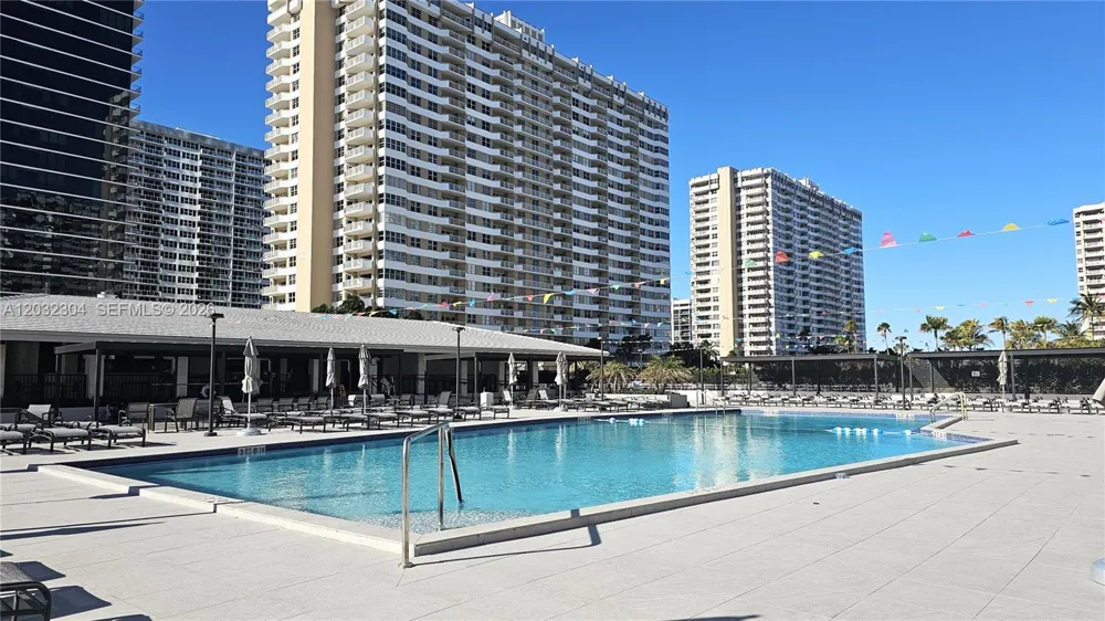 1950 S Ocean Dr #3D Hallandale Beach, FL 33009