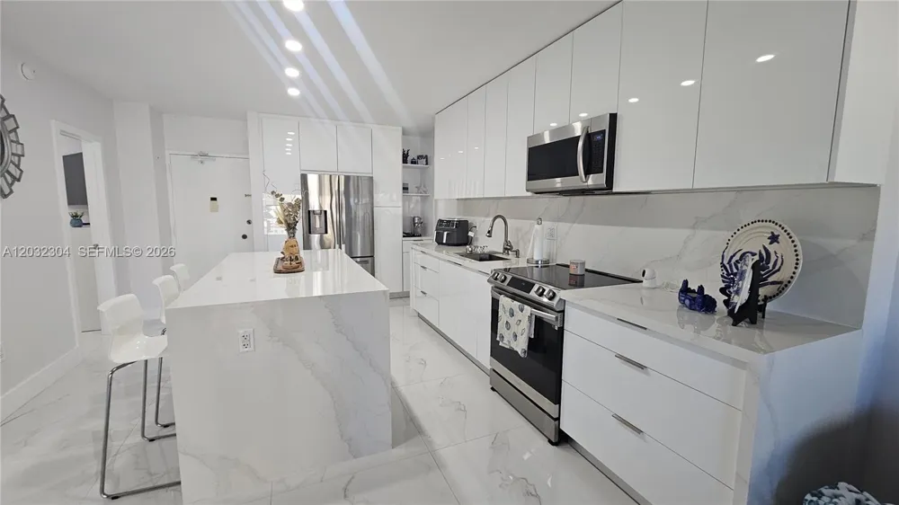 1950 S Ocean Dr #3D Hallandale Beach, FL 33009