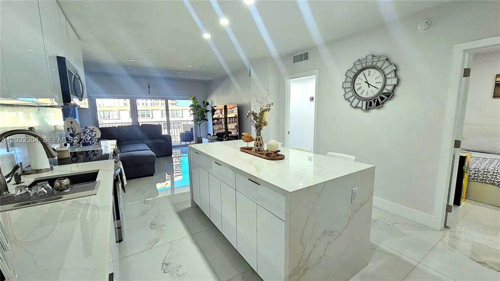 1950 S Ocean Dr #3D Hallandale Beach, FL 33009