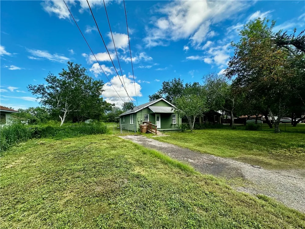 2729 Robby Street Corpus Christi, TX 78410