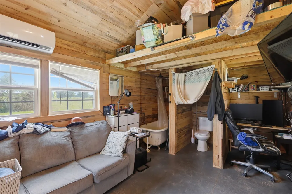 254 County Road 4129 New Boston, TX 75570