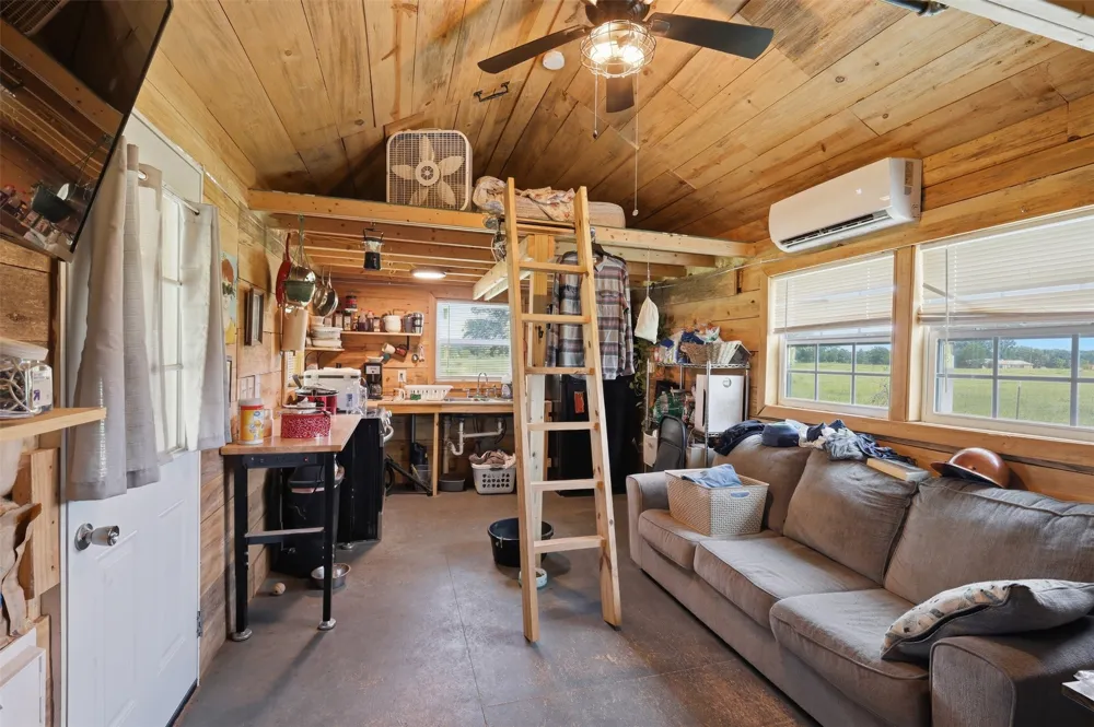 254 County Road 4129 New Boston, TX 75570