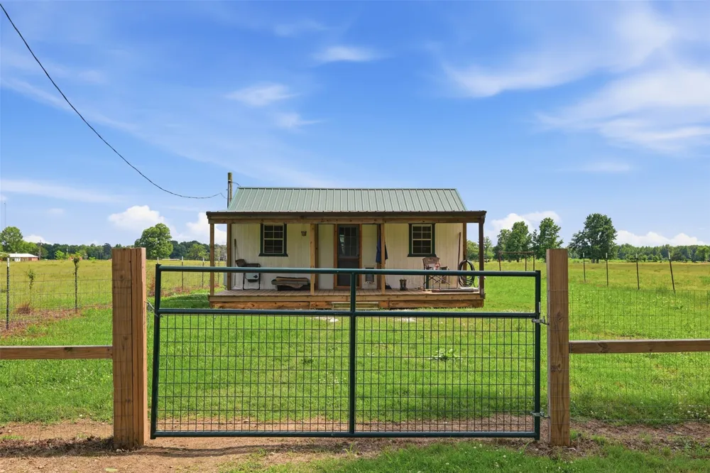 254 County Road 4129 New Boston, TX 75570