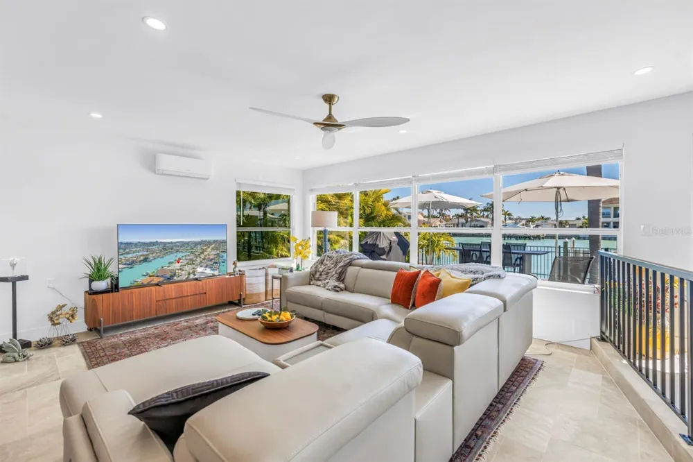 795 CAPRI BOULEVARD Treasure Island, FL 33706