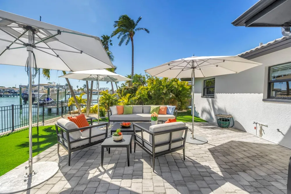 795 CAPRI BOULEVARD Treasure Island, FL 33706