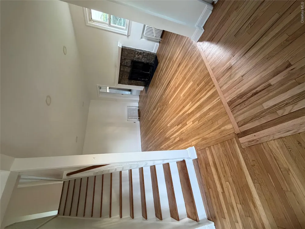94 E Fenimore Street Valley Stream, NY 11580